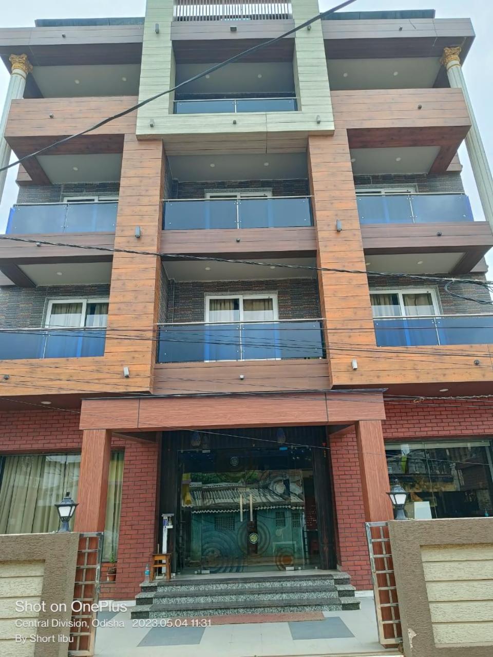 Hotel Kuber Palace ! Puri Near-Sea-Beach-And-Temple Fully-Air-Conditioned-Hotel With-Lift-And-Parking-Facility Exteriör bild
