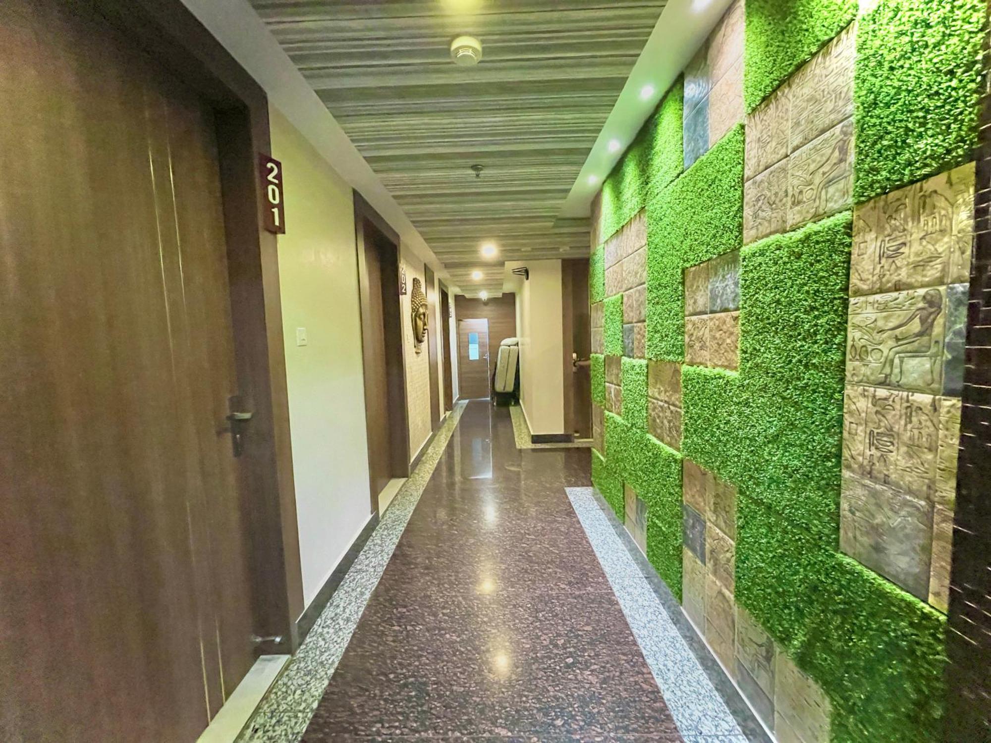 Hotel Kuber Palace ! Puri Near-Sea-Beach-And-Temple Fully-Air-Conditioned-Hotel With-Lift-And-Parking-Facility Exteriör bild