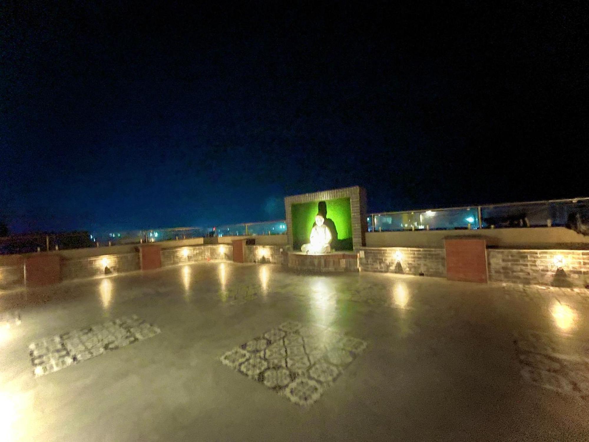 Hotel Kuber Palace ! Puri Near-Sea-Beach-And-Temple Fully-Air-Conditioned-Hotel With-Lift-And-Parking-Facility Exteriör bild