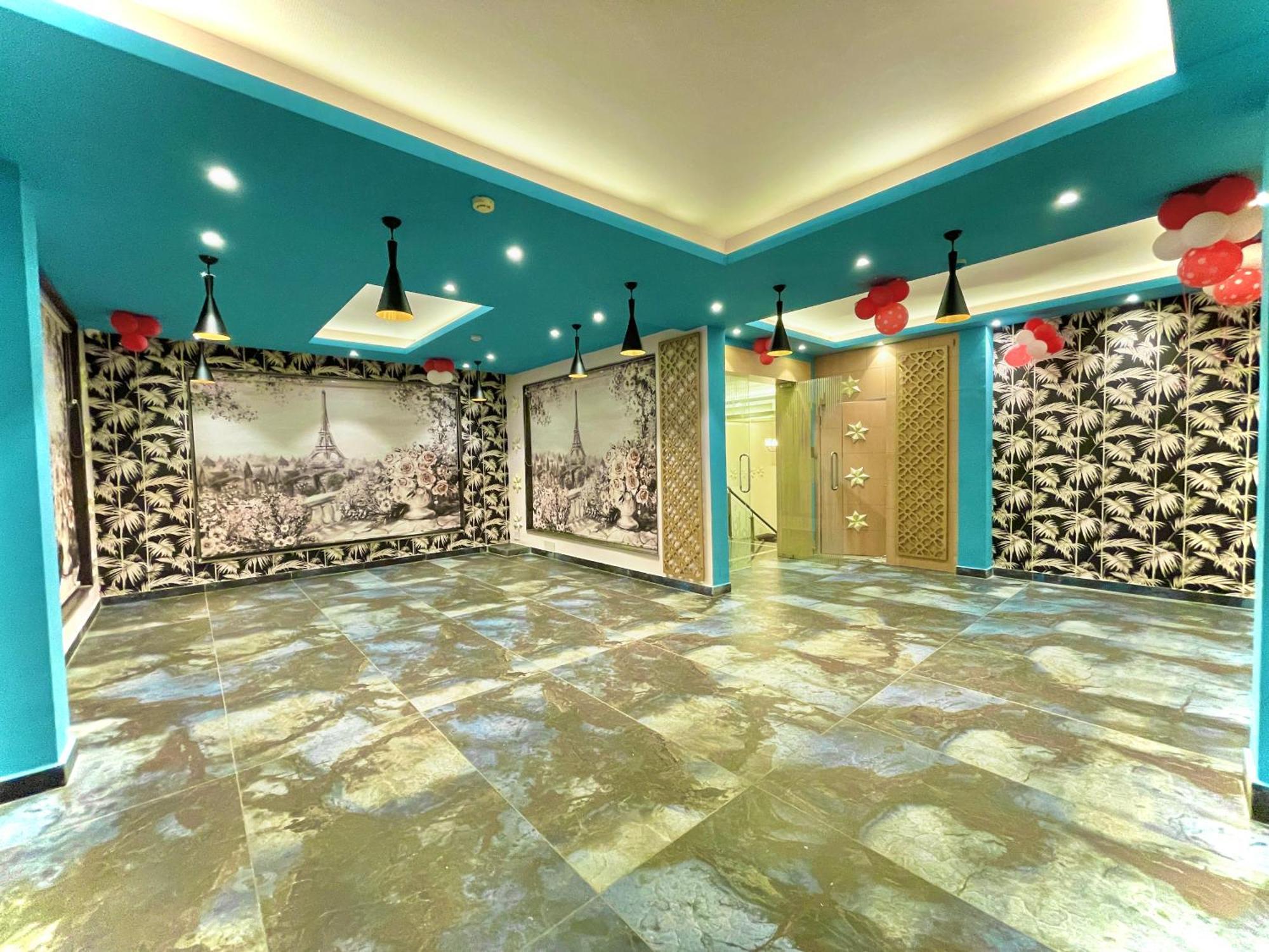 Hotel Kuber Palace ! Puri Near-Sea-Beach-And-Temple Fully-Air-Conditioned-Hotel With-Lift-And-Parking-Facility Exteriör bild