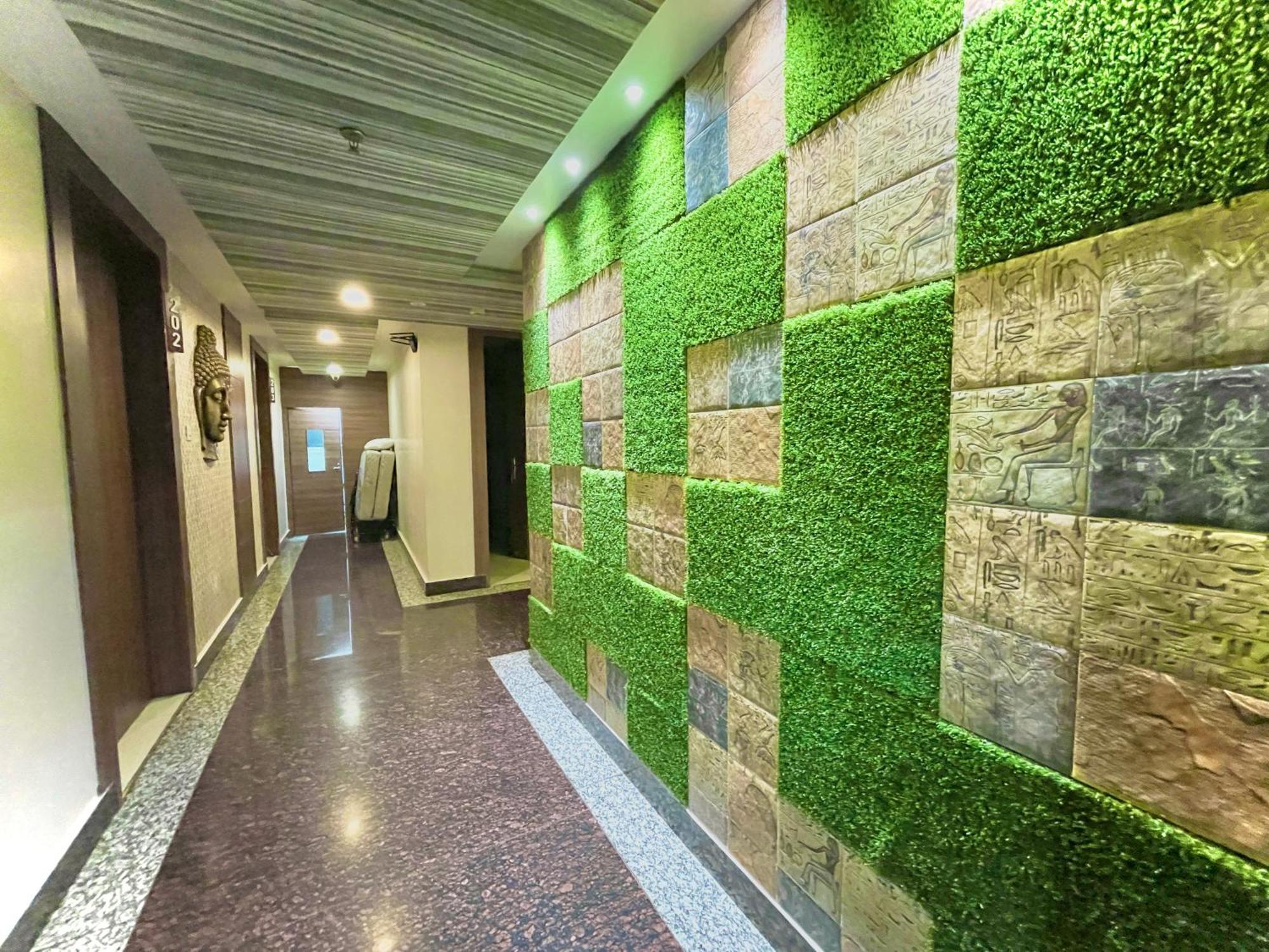 Hotel Kuber Palace ! Puri Near-Sea-Beach-And-Temple Fully-Air-Conditioned-Hotel With-Lift-And-Parking-Facility Exteriör bild