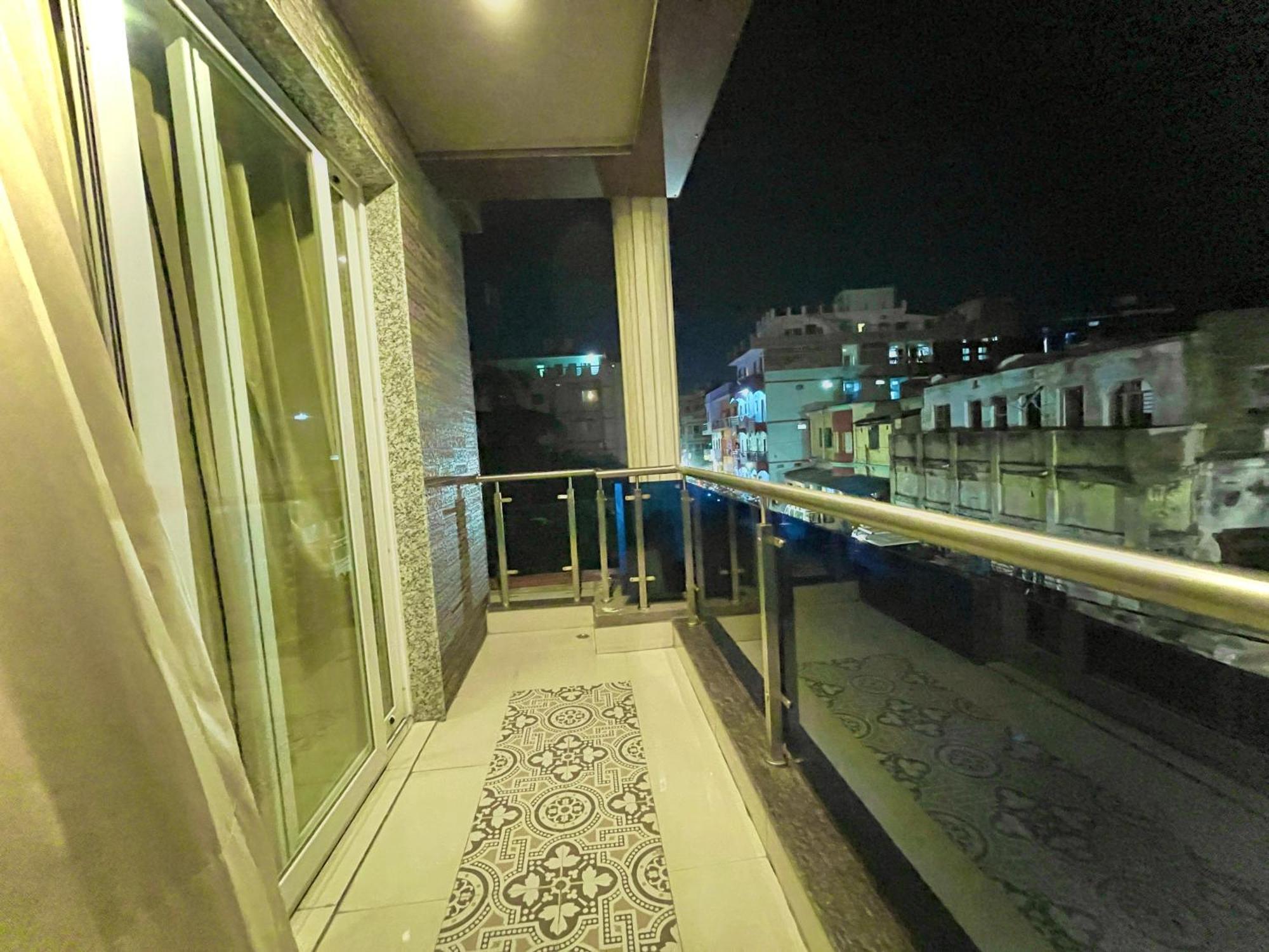 Hotel Kuber Palace ! Puri Near-Sea-Beach-And-Temple Fully-Air-Conditioned-Hotel With-Lift-And-Parking-Facility Exteriör bild