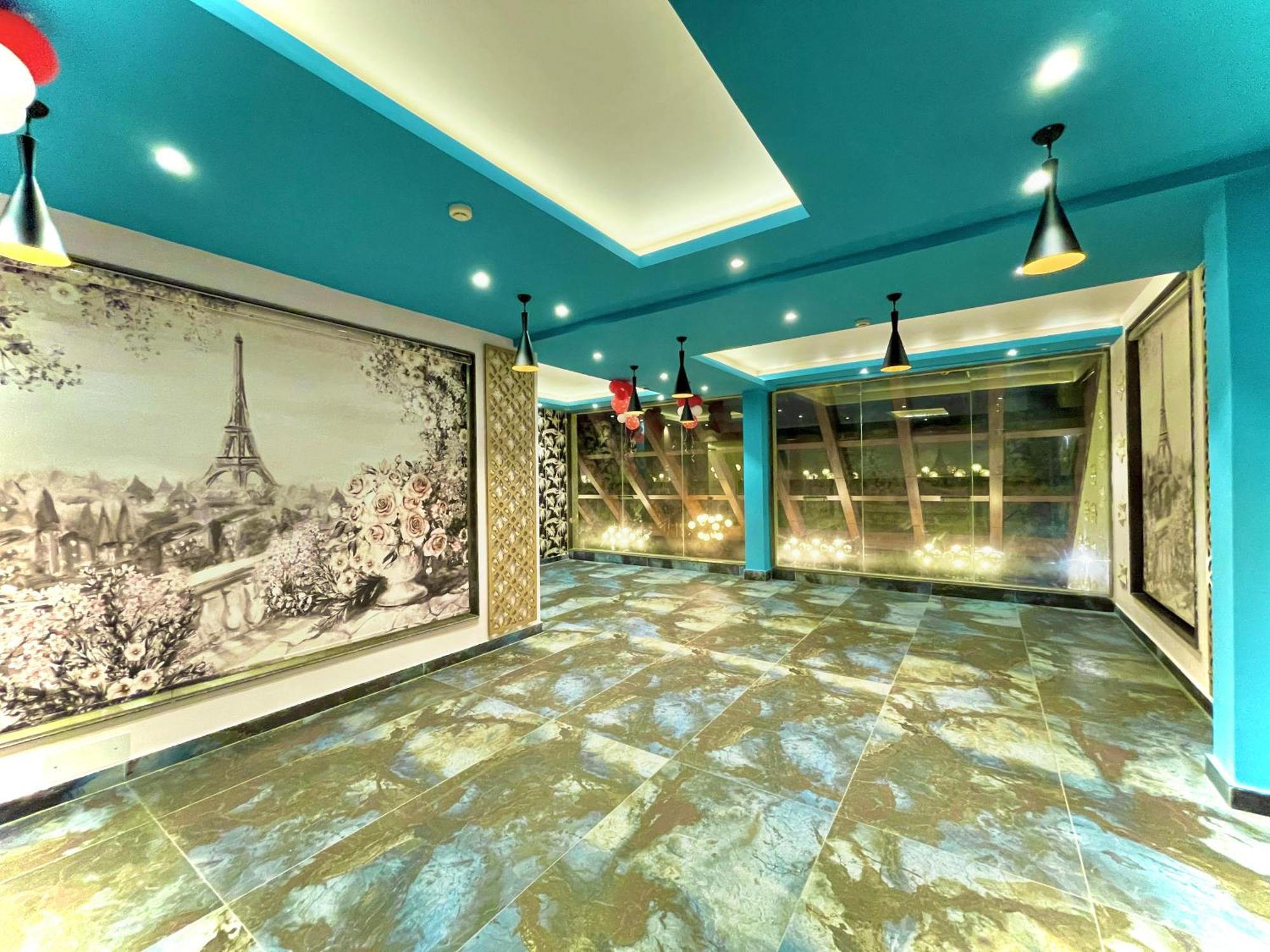 Hotel Kuber Palace ! Puri Near-Sea-Beach-And-Temple Fully-Air-Conditioned-Hotel With-Lift-And-Parking-Facility Exteriör bild